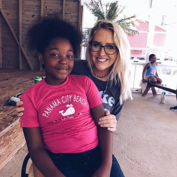 Meet your Posher, Hannah - Picture 1 of 1